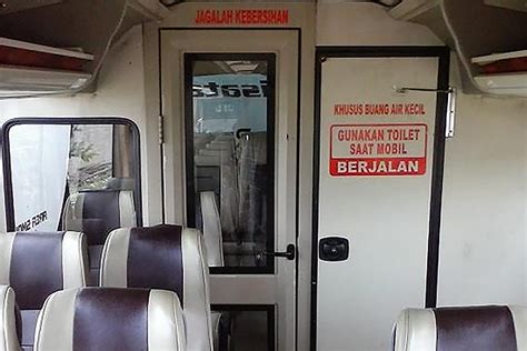 Benarkah Alasan Mengapa Toilet di Bus Ukurannya Sangat Kecil Karena Berhubungan Dengan Keselamatan?