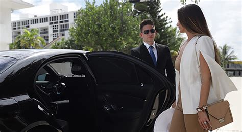 Why A Luxury Limousine Ride Is The Perfect T For Mothers Day