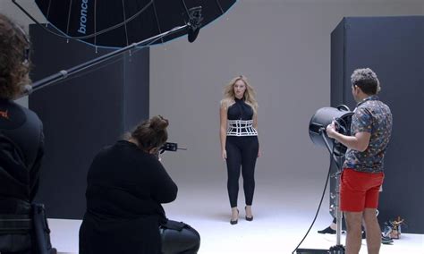 Straight/Curve: Redefining Body Image - Where to Watch and Stream ...