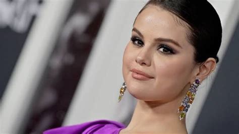 Selena Gómez Muestra Cómo La Medicación Para Su Lupus Hace Que Le