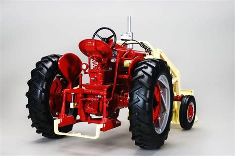 116 Farmall 450 Tractor With Wide Front And Loader 2021 Summer Farm Toy