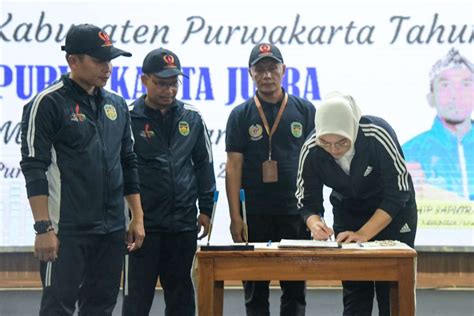 Targetkan Masuk 10 Besar Bupati Purwakarta Lepas Ratusan Atlet