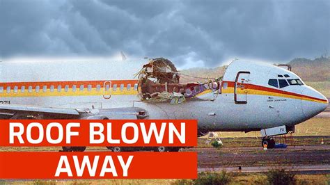 Boeing 737 Loses Roof Over Pacific Ocean Aloha Airlines Flight 243