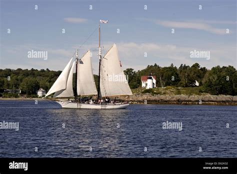 Camden maine lighthouse hi-res stock photography and images - Alamy