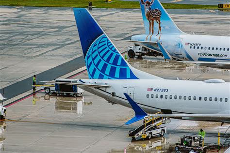 United Airlines Partners With Chicago Bulls To Launch Community Program