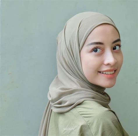 Pin Oleh Gantengs Di Hijabers Gaya Wanita Wanita Cantik Gaya Hijab