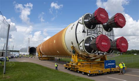 Boeing delivers second stage of SLS rocket to NASA - AGN Boeing ...