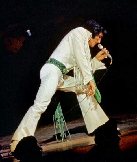 Fringe Suit With Green Belt Elvis Presley Elvis Presley Photos Elvis Presley Live