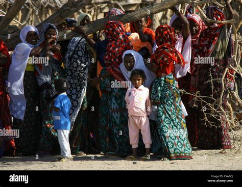 Afar Tribe Women With Kids, Thio, Eritrea Stock Photo - Alamy