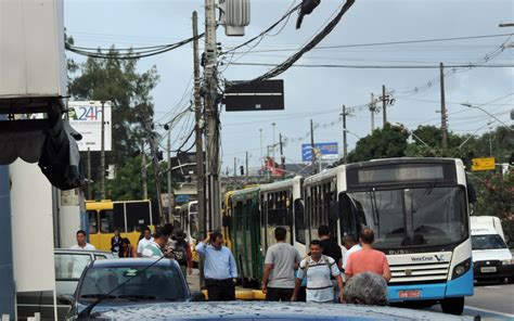 FOTOS Veja imagens do Grande Recife em dia de greve dos rodoviários