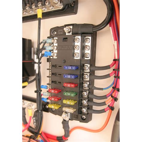 Blue Sea St Blade Fuse Block 6 Or 12 Circuits Bear Volts