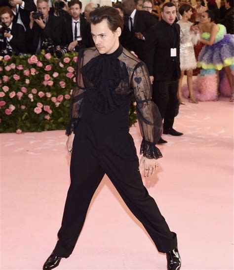 Harry Styles Met Gala 2019 | Met gala 2019, Harry styles met gala ...