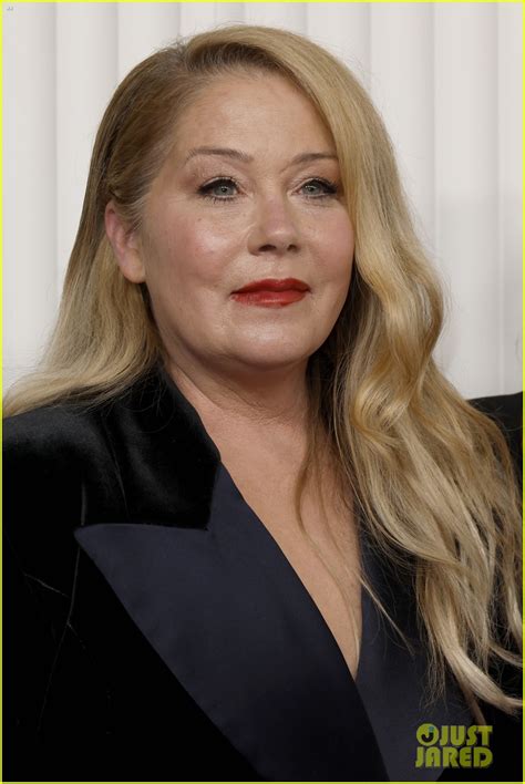 Christina Applegate's SAG Awards 2023 Cane Was Emblazoned with a ...