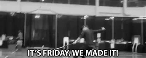 Its Friday We Made It Yes GIF - ItsFridayWeMadeIt Yes Friday - Discover & Share GIFs