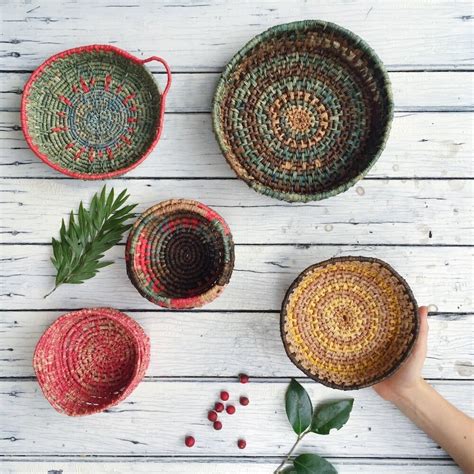 How To Weave A Basket Using Raffia Or Fabric Make Your Own Petalplum