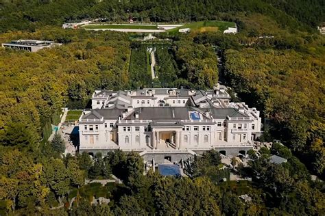 Putin Palace Map : Russian Activists Post Drone Footage Of Vladimir ...