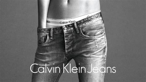 Lara Stone Fait Son Retour Chez Calvin Klein Pour La Saison Automne