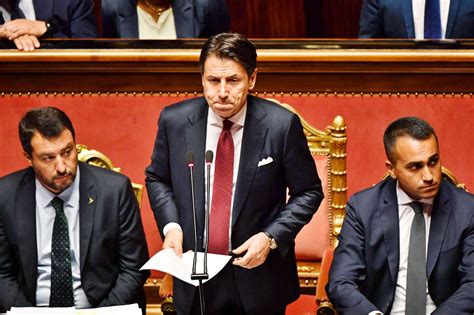 Primer Ministro De Italia Giuseppe Conte Renuncia Por La Crisis