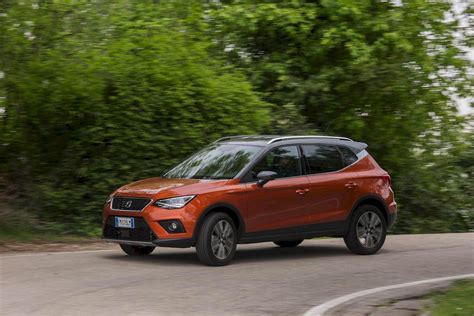 Seat Arona Metano Prezzo Recensione E Prova Su Strada