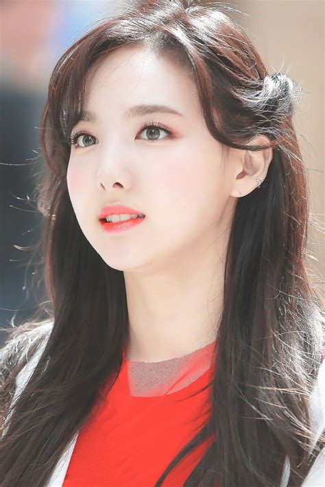 Nayeon 나연 ナヨン TWICE Nữ thần Xỏ khuyên Dễ thương