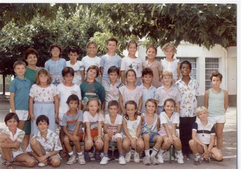 Photo De Classe Ce2 De 1987 Ecole Primaire Mixte Saint Etienne Du