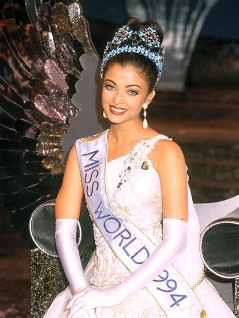 10 pictures of Aishwarya Rai at the Miss World Pageant - Masala.com