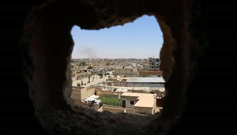 Us Backed Forces Breach Wall Around Raqqas Old City Annahar