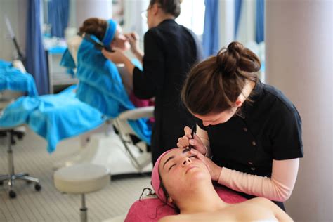 Bac Professionnel Métiers De La Beauté Et Du Bien Être Esthétique