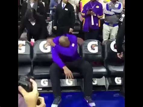 Kobe Bryant gets standing ovation in his hometown Philadelphia on ...