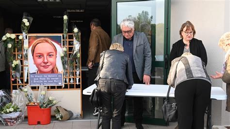 Video Meurtre De Lola Des Dizaines De Personnes Réunies Pour Lui