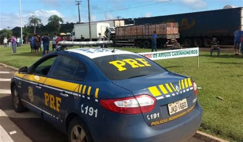 Caminhoneiros Bloqueiam Rodovias Federais Brasil