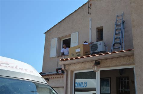 Installation climatisation reversible MITSUBISHI dans une maison à