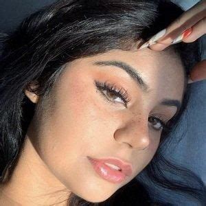 5 Hot Sexy Lourdes Di Serpa Bikini Pics
