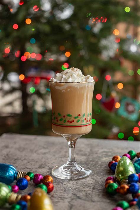 Christmas Whiskey Cocktail | Hilda's Kitchen Blog