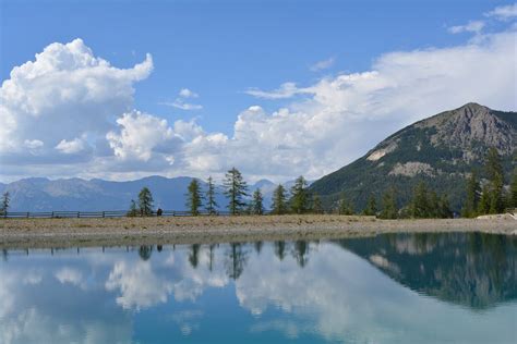 Reflection of Mountain on the Lake · Free Stock Photo