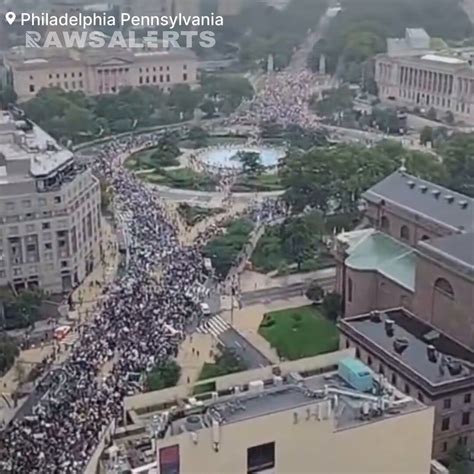 BREAKING Hundreds Of Protesters Who Are Fully Nude Are Now Vids