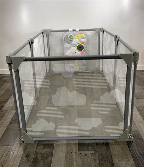 Skip Hop Playview Expandable Enclosure