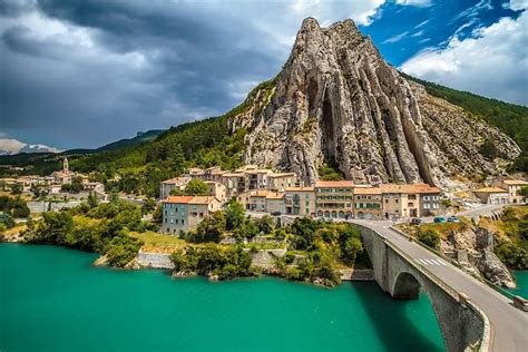 Sisteron by Roberto Melotti / 500px | Alpes, Século 12, Provença