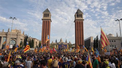 La Investidura En La Diada Un Art Culo De Carmelo Encinas