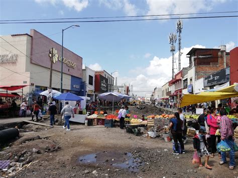 Comerciantes registran pérdidas de hasta 80 por obras en la Avenida