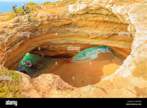 Benagil Portugal Ao T Grotte De Benagil Vu Du Haut De