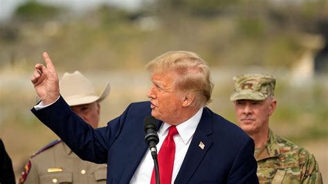 Trump Und Biden Liefern Sich An Der Grenze Zu Mexiko Ein Fernduell