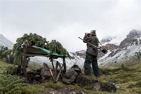 Jäger Erstmals Mit Deblockierten Magazinen Auf Der Pirsch 1815ch