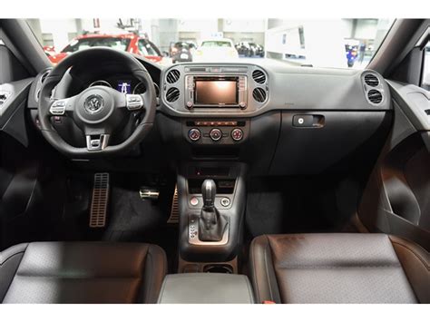 2016 Volkswagen Tiguan: 121 Interior Photos | U.S. News