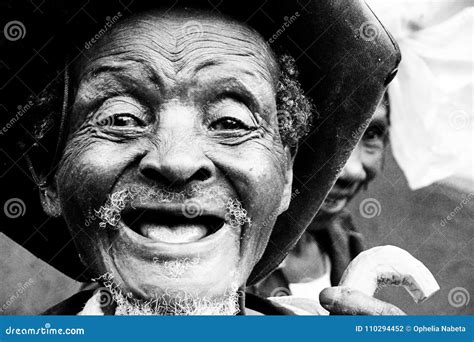 Picture Of Old Man With No Teeth - TeethWalls