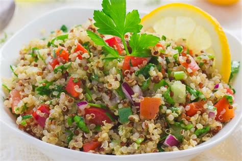 Receta De Ensalada De Quinoa Con Pollo Fresca Y Lista En Minutos