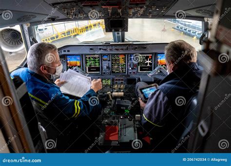 Embraer 145 Cockpit At Take Off Point Editorial Photo | CartoonDealer ...