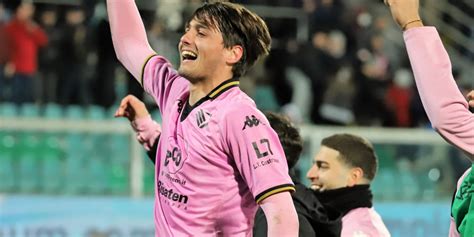 Nel Segno Di Soleri Il Suo Primo Gol In Serie B Fa Volare Il Palermo