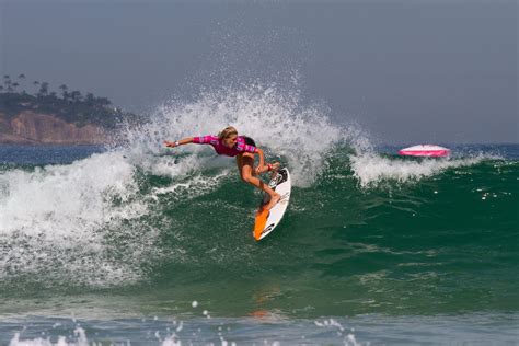 Laura Enever o la surfista de récord de la que todo el mundo habla