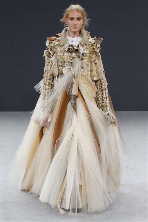 VAGABONDS Viktor Rolf Haute Couture Autumn Winter 2016 Couture